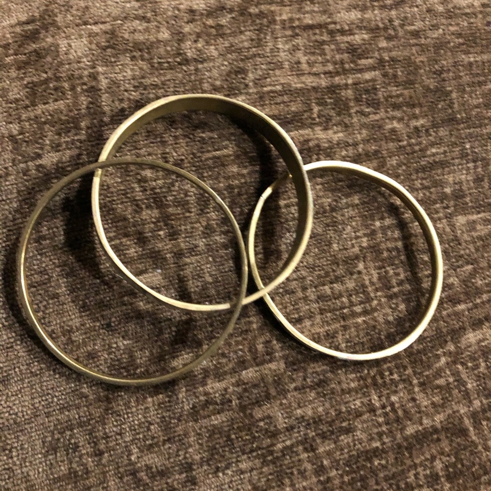 Shell and Brass Bangles - Picture 3 of 3